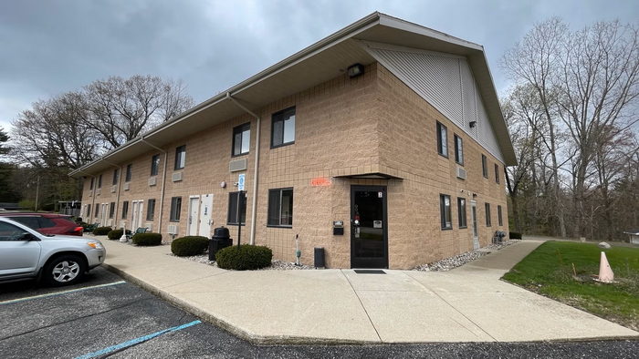 Oakridge Motel (Cronks) - Real Estate Photos (newer photo)